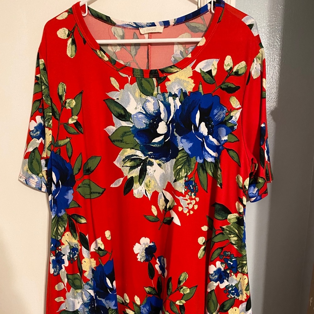 Asymmetrical red floral top 2X